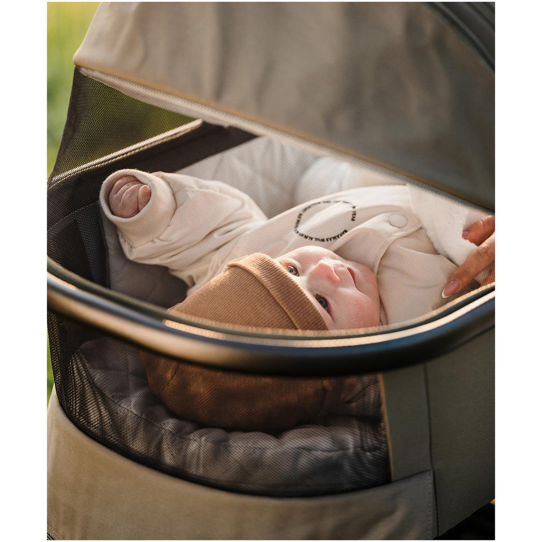 Venicci Tinum Edge 3 in 1 Travel System Bundle, Moss