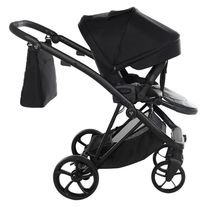 Junama Air V3 4 in 1 Isofix Travel System, Black